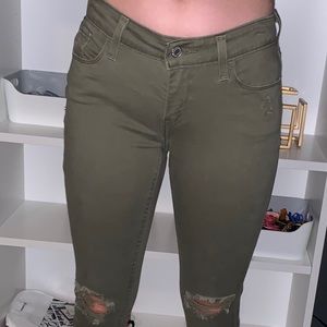 Levi’s Skinny Jeans. Olive Green And Trendy!